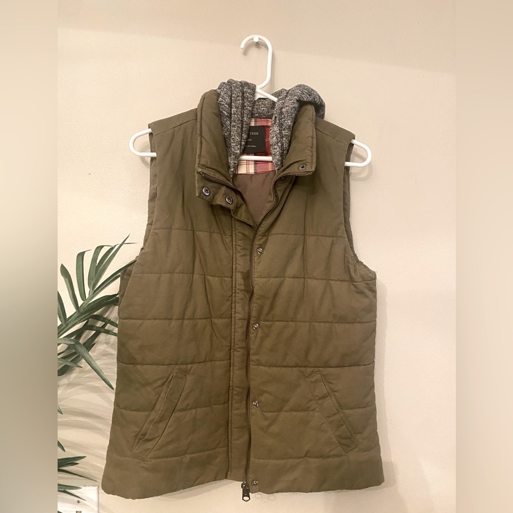 Hooded Vest Zip or Button up
Size Large